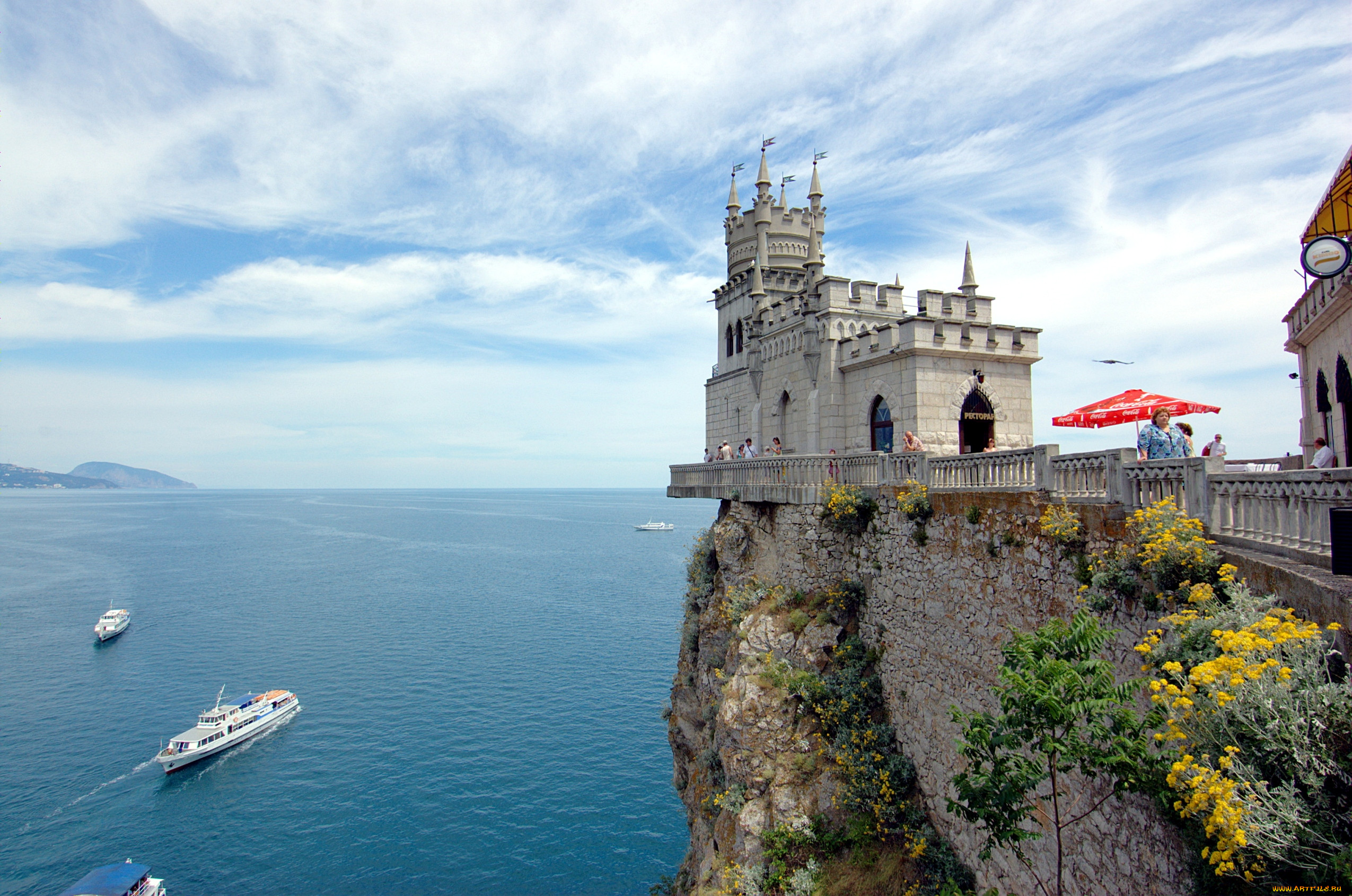 Ласточкино гнездо с моря